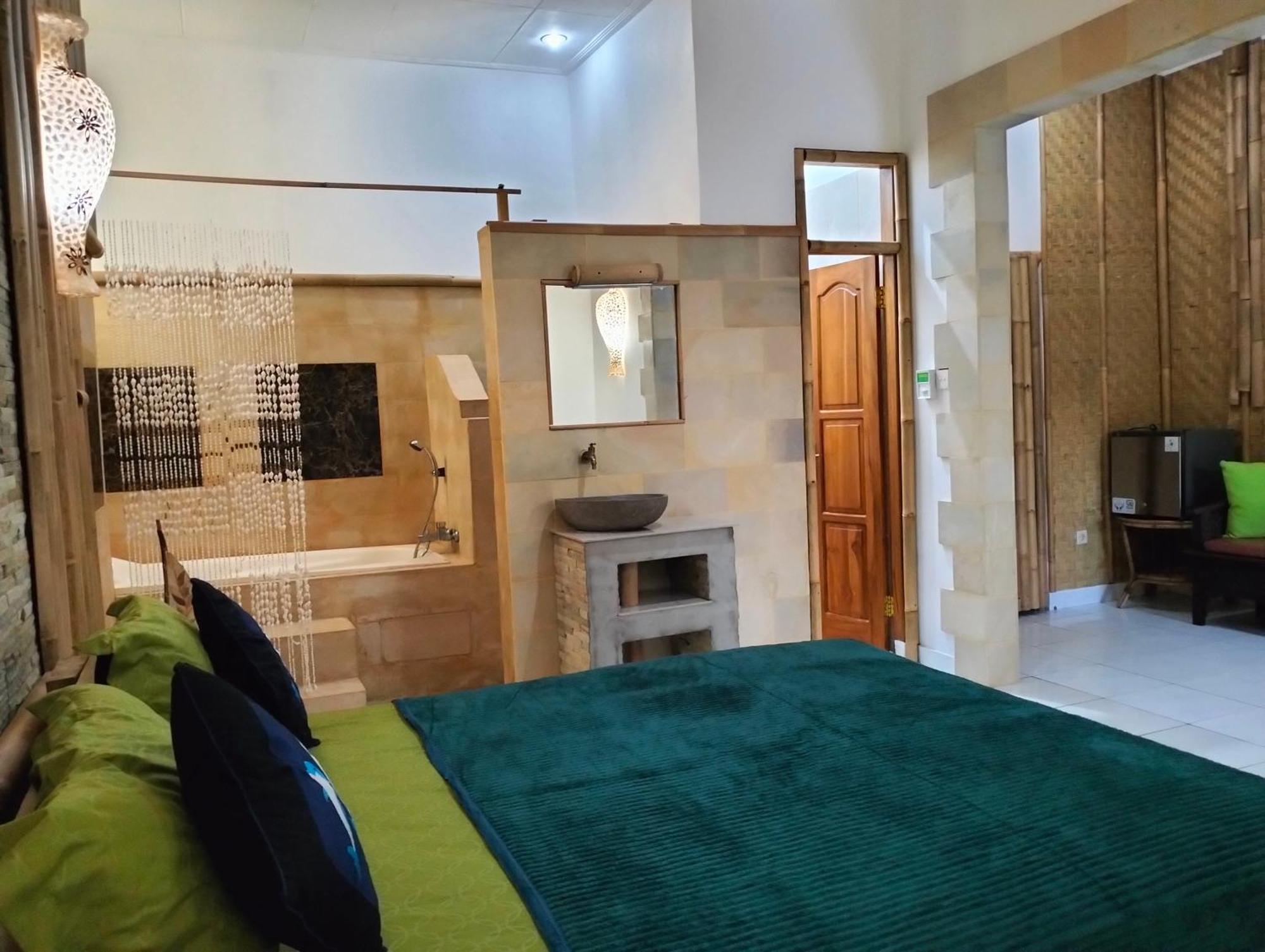 Kaia Lovina Guest House Junior Suite ภายนอก รูปภาพ