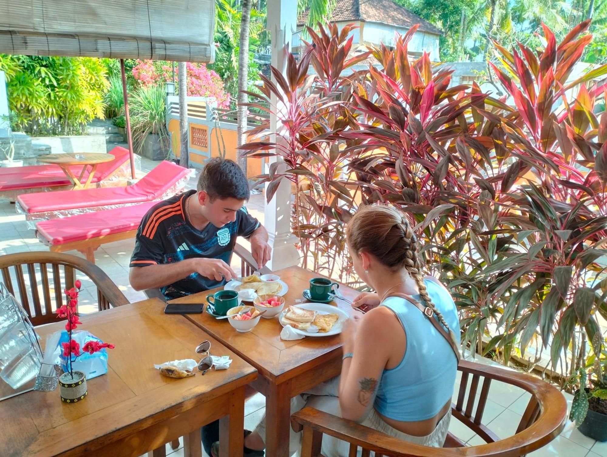 Kaia Lovina Guest House Junior Suite ภายนอก รูปภาพ