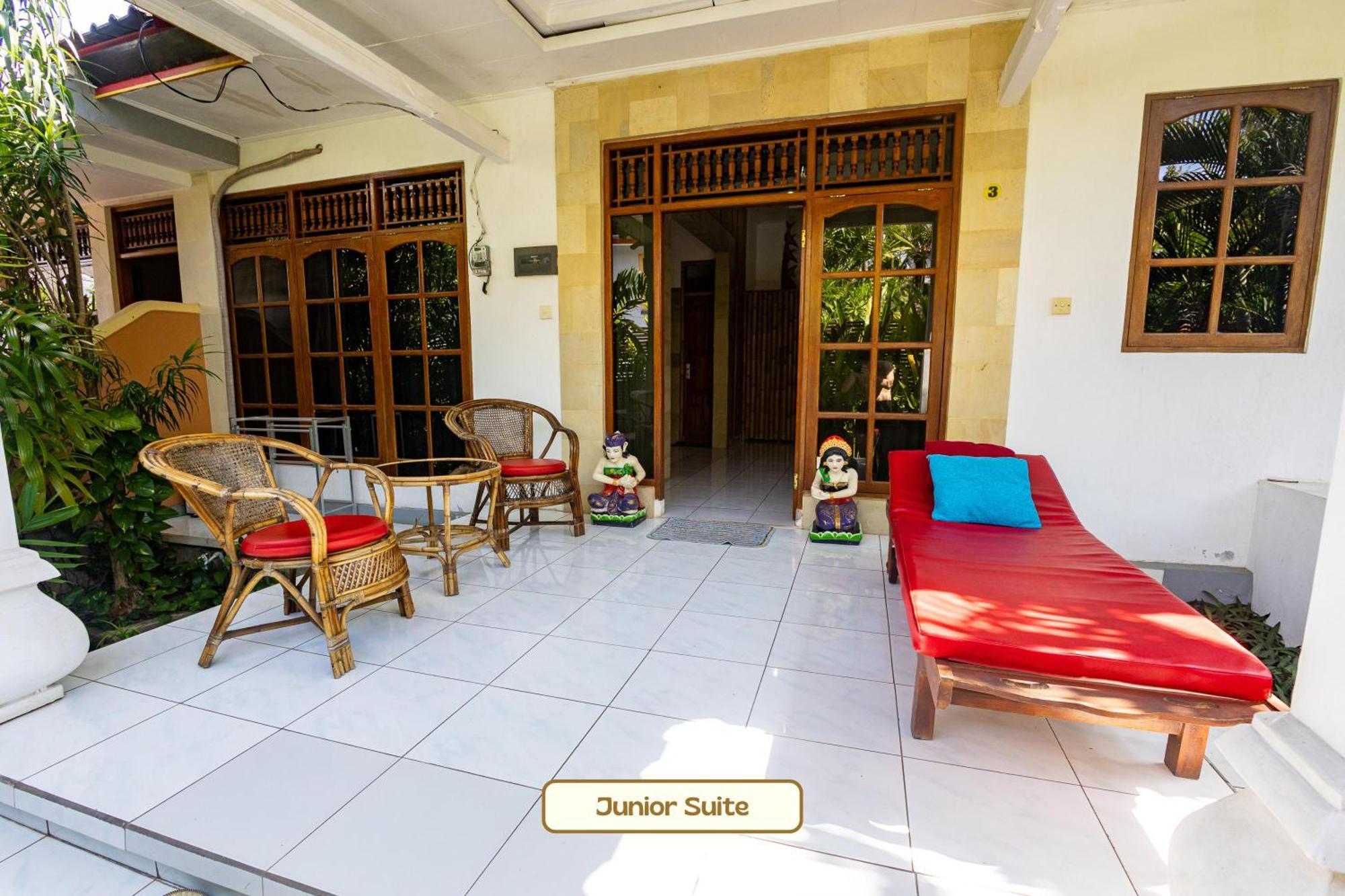 Kaia Lovina Guest House Junior Suite ภายนอก รูปภาพ