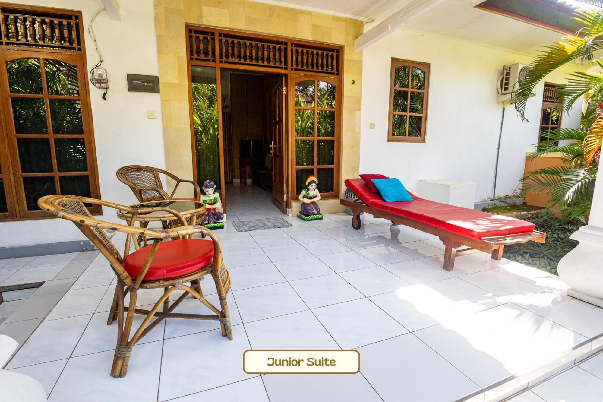 Kaia Lovina Guest House Junior Suite ภายนอก รูปภาพ